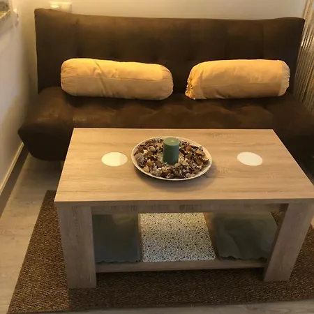 Totalmente Reformado Con Piscina Y Jardines Al Lado De La Playa De La Carihuela *