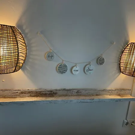 Totalmente Reformado Con Piscina Y Jardines Al Lado De La Playa De La Carihuela *