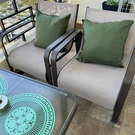 Apartman Totalmente Reformado Con Piscina Y Jardines Al Lado De La Playa De La Carihuela