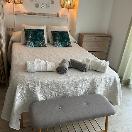 Apartman Totalmente Reformado Con Piscina Y Jardines Al Lado De La Playa De La Carihuela *