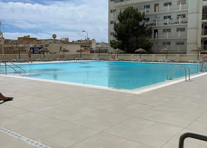 Totalmente Reformado Con Piscina Y Jardines Al Lado De La Playa De La Carihuela Апартаменты