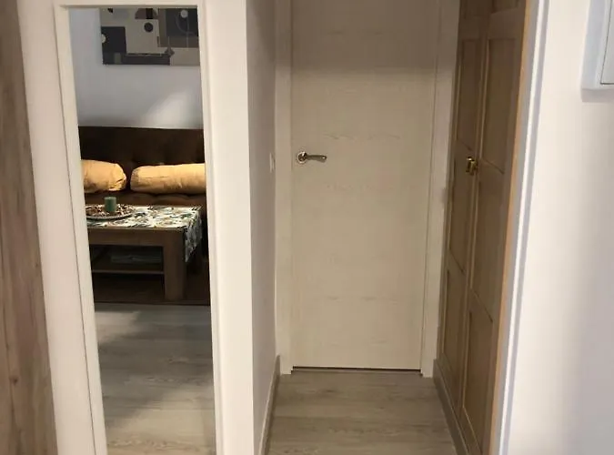 Totalmente Reformado Con Piscina Y Jardines Al Lado De La Playa De La Carihuela Apartamento *