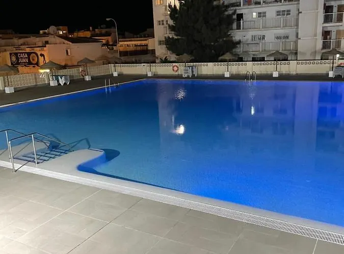 Totalmente Reformado Con Piscina Y Jardines Al Lado De La Playa De La Carihuela Апартаменты