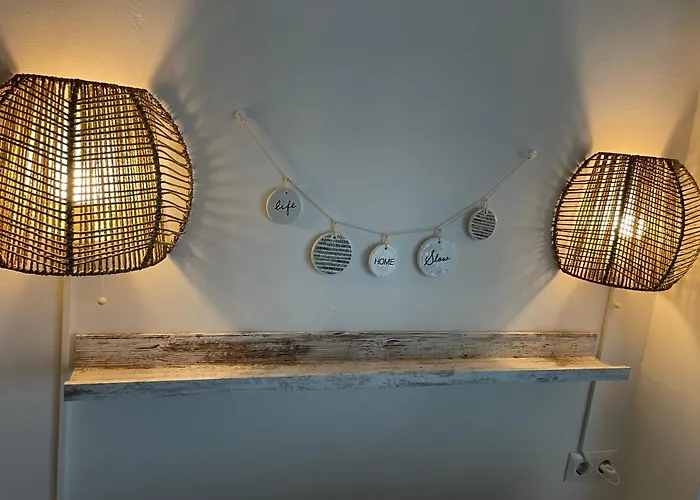 Totalmente Reformado Con Piscina Y Jardines Al Lado De La Playa De La Carihuela *