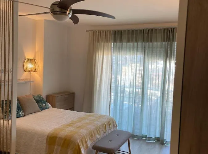 Totalmente Reformado Con Piscina Y Jardines Al Lado De La Playa De La Carihuela Torremolinos