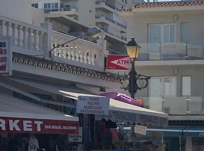 Totalmente Reformado Con Piscina Y Jardines Al Lado De La Playa De La Carihuela Торремолинос