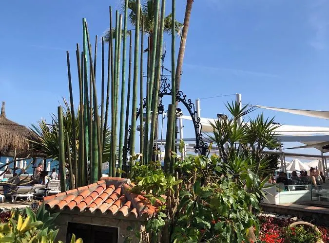 Totalmente Reformado Con Piscina Y Jardines Al Lado De La Playa De La Carihuela Apartamento