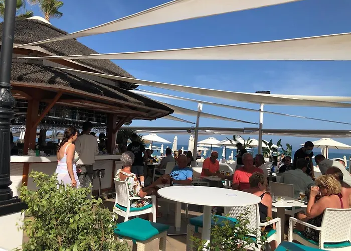 Totalmente Reformado Con Piscina Y Jardines Al Lado De La Playa De La Carihuela Торремолинос