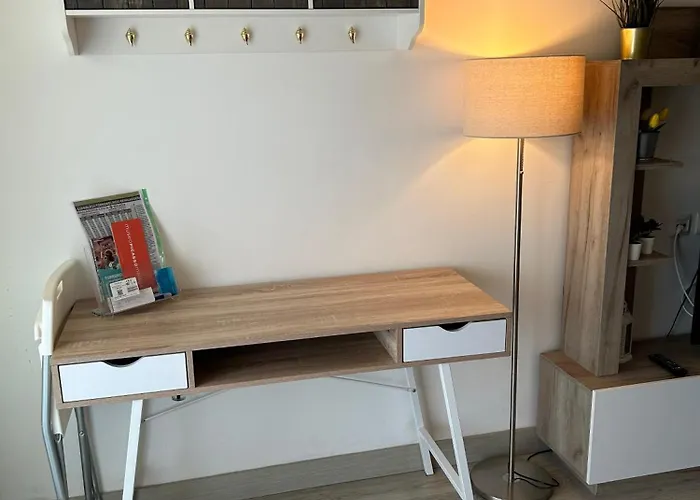 Totalmente Reformado Con Piscina Y Jardines Al Lado De La Playa De La Carihuela * Торремолинос