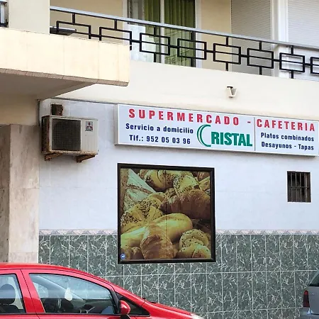 Totalmente Reformado Con Piscina Y Jardines Al Lado De La Playa De La Carihuela Lejlighed