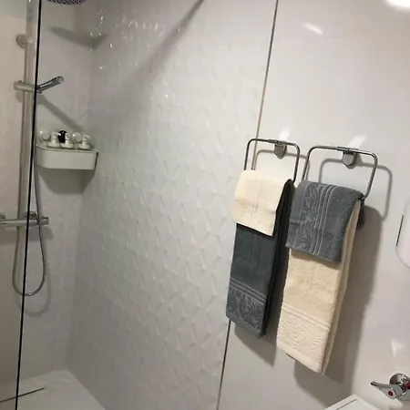 アパート Totalmente Reformado Con Piscina Y Jardines Al Lado De La Playa De La Carihuela *