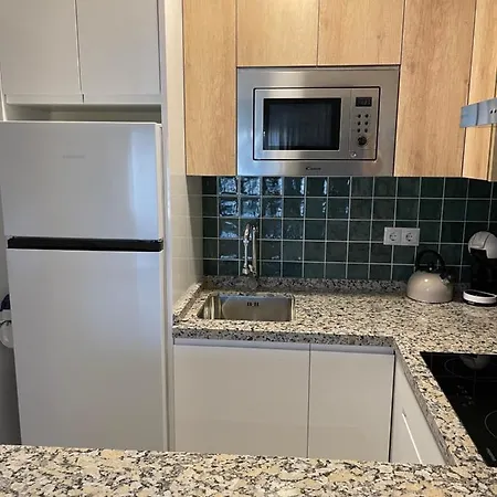 Totalmente Reformado Con Piscina Y Jardines Al Lado De La Playa De La Carihuela Lejlighed *